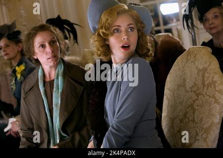 FRANCES MCDORMAND, AMY ADAMS, MISS PETTIGREW VIT POUR UNE JOURNÉE, 2008 Banque D'Images