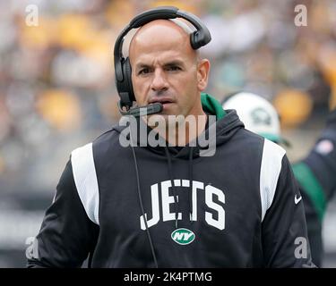 Pittsburgh, Pennsylvanie, États-Unis. 2nd octobre 2022. 2 octobre 2022 : Robert Saleh pendant les Pittsburgh Steelers vs. New York Jets à Pittsburgh, Pennsylvanie au stade d'Acrisure (Credit image: © AMG/AMG via ZUMA Press Wire) Banque D'Images