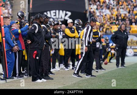 Pittsburgh, Pennsylvanie, États-Unis. 2nd octobre 2022. 2 octobre 2022 : Mike Tomlin lors des Pittsburgh Steelers vs. New York Jets à Pittsburgh, Pennsylvanie au stade Acrisure (image de crédit : © AMG/AMG via ZUMA Press Wire) Banque D'Images