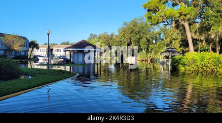 Orlando, 1 octobre 2022 - UCF le quartier de l'endroit inondations causées par l'ouragan Ian inondations au centre de la Floride Banque D'Images