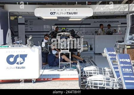ALPHA TAURI Pit Lane GP FRANCE 2022, le Castellet, FRANCE, 21/07/2022 Florent 'MrCrash' B. Banque D'Images