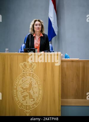 2022-10-04 14:02:41 LA HAYE - Président de la Chambre Vera Bergkamp pendant l'heure hebdomadaire des questions à la Chambre des représentants. ANP BART MAAT pays-bas hors - belgique hors Banque D'Images