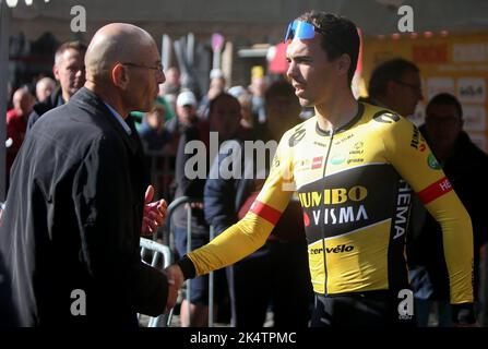 Christophe Laporte de Jumbo - Visma et Jean Luc Van den Broucke pendant la Binche - Chimay - Binche 2022, Memorial Frank Vandenbrouck course cycliste sur 4 octobre 2022 à Binche, Belgique - photo Laurent Lairys / DPPI Banque D'Images