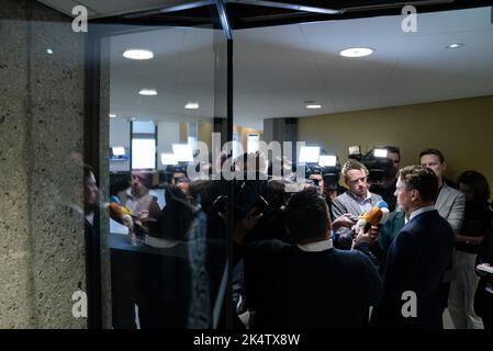 2022-10-04 14:41:18 LA HAYE - Henk Nijboer (PvdA) explique la démission du Présidium pendant l'heure hebdomadaire des questions à la Chambre des représentants. ANP BART MAAT pays-bas hors - belgique hors Banque D'Images