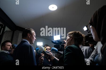 2022-10-04 14:42:15 LA HAYE - Henk Nijboer (PvdA) explique la démission de la présidence pendant l'heure hebdomadaire des questions à la Chambre des représentants. ANP BART MAAT pays-bas hors - belgique hors Banque D'Images