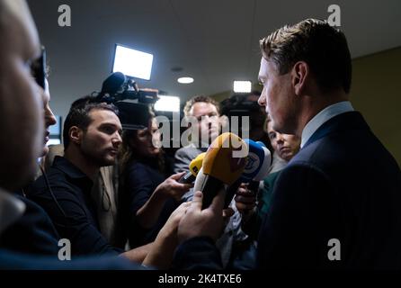 2022-10-04 14:41:59 LA HAYE - Henk Nijboer (PvdA) explique la démission du Présidium pendant l'heure hebdomadaire des questions à la Chambre des représentants. ANP BART MAAT pays-bas hors - belgique hors Banque D'Images