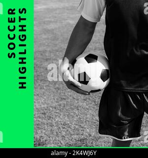 La composition du football met en évidence le texte sur la section moyenne noire et blanche du footballeur avec ballon Banque D'Images