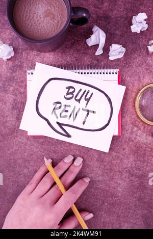 Inspiration montrant le signe Acheter question loyer. Business Idea Group qui fournit des informations sur la location de maisons Banque D'Images