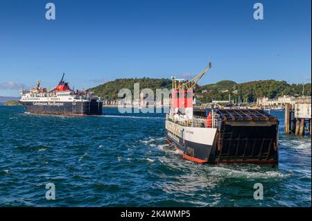 CalMac Ferries quitte le terminal de ferry d'Oban en Écosse Banque D'Images