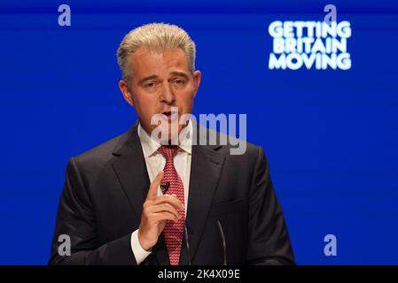 Le secrétaire à la Justice, Brandon Lewis, a pris la parole lors de la conférence annuelle du Parti conservateur au Centre international des congrès de Birmingham. Date de la photo: Mardi 4 octobre 2022. Banque D'Images