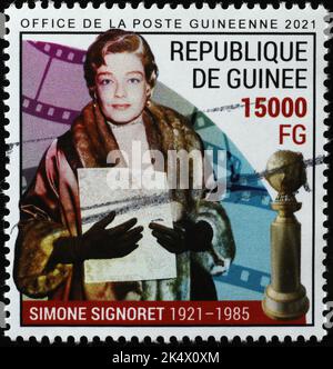 Simone Signoret portrait sur timbre-poste de la Guinée Banque D'Images