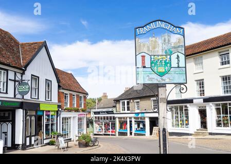 Framlingham Town Sign on Market Hill Framlingham Suffolk Angleterre GB Europe Banque D'Images