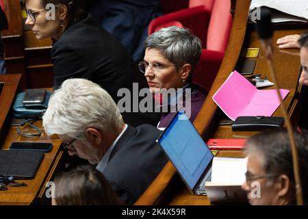 Sandrine Rousseau, députée de l'EELV, lors d'une session de questions au gouvernement à l'Assemblée nationale à Paris sur 4 octobre 2022. Photo de Raphael Lafargue/ABACAPRESS.COM Banque D'Images