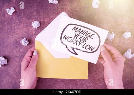 Inspiration montrant le symbole gérer votre flux de travail. Approche métier Organisation et gestion de la main-d'œuvre pour améliorer la productivité des bureaux Banque D'Images