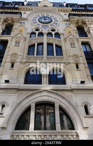 Aux numéros 61 et 63, la rue Reaumur est une façade surprenante et impressionnante dans les styles Art Nouveau et néo-gothique.Paris. France. Banque D'Images