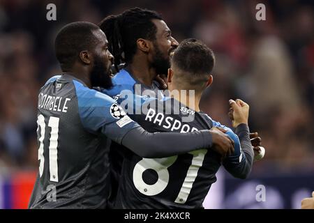 Amsterdam, pays-Bas. 04th octobre 2022. AMSTERDAM - Naples célèbre Giacomo Raspadori de la SSC Napoli 1-4 lors du match de l'UEFA Champions League Group A entre Ajax Amsterdam et la SSC Napoli à l'arène Johan Cruijff sur 4 octobre 2022 à Amsterdam, pays-Bas. ANP MAURICE VAN STEEN crédit: ANP/Alamy Live News Banque D'Images