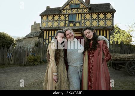 DATE DE SORTIE: 7 octobre 2022. TITRE: Catherine a appelé Birdy. STUDIO: Films de titre de travail. DIRECTEUR: Lena Dunham. PARCELLE TERRAIN: Une fille de 14 ans dans l'Angleterre médiévale navigue à travers la vie et en évitant les suiteurs potentiels que son père a à l'esprit. AVEC: BELLA RAMSEY comme Birdy, directeur LENA DUNHAM, ISIS HAINSWOTH comme Aelis sur le set. (Credit image: © titre de travail films/Entertainment Pictures) Banque D'Images