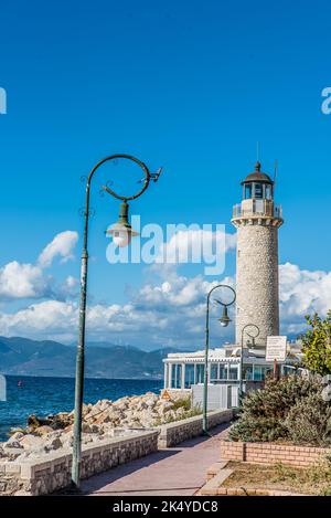 Phare à la ville de Patras, un beau jour très colorfoul, Achaia, Péloponnèse, Grèce Banque D'Images