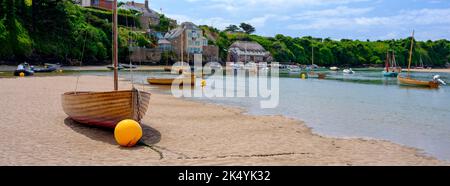 Kingsbridge, Royaume-Uni - 26 juillet 2022 : la rivière Avon au quai et club de voile de Bantham, South Hams, Devon, Royaume-Uni Banque D'Images