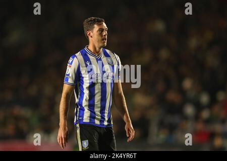 Plymouth, Royaume-Uni. 04th octobre 2022. Ben Heneghan #5 de Sheffield mercredi pendant le match Sky Bet League 1 Plymouth Argyle vs Sheffield mercredi à Home Park, Plymouth, Royaume-Uni, 4th octobre 2022 (photo de Gareth Evans/News Images) à Plymouth, Royaume-Uni le 10/4/2022. (Photo de Gareth Evans/News Images/Sipa USA) Credit: SIPA USA/Alay Live News Banque D'Images