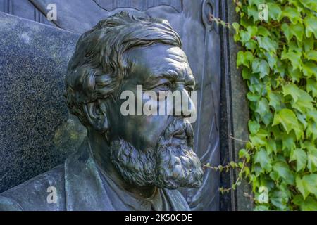 Grab Wilhelm Liebknecht, Gedenkstätte der Sozialisten, Zentralfriedhof Friedrichsfelde, Gudrunstraße, Lichtenberg, Berlin, Allemagne Banque D'Images