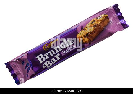 Cadbury Brunch Bar Raisin isolé sur fond blanc Banque D'Images