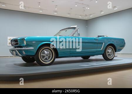 BILBAO, ESPAGNE-10 SEPTEMBRE 2022 : 1965 Ford Mustang Project 50 (première génération de cabriolet) Banque D'Images