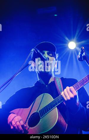 Berne, Suisse. 04th octobre 2022. Le chanteur, auteur-compositeur et musicien Cartwright interprète un concert à Bierhübeli à Berne. (Crédit photo : Gonzales photo/Alamy Live News Banque D'Images