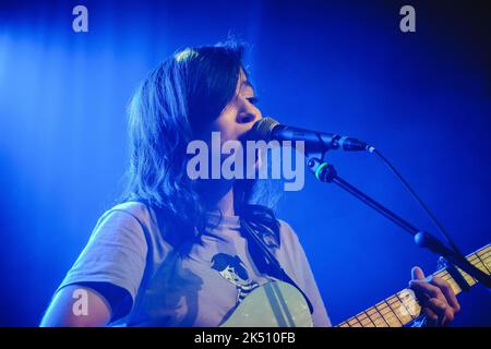 Berne, Suisse. 04th octobre 2022. Le chanteur, compositeur et musicien autrichien Oska joue un concert à Bierhübeli à Berne. (Crédit photo : Gonzales photo/Alamy Live News Banque D'Images