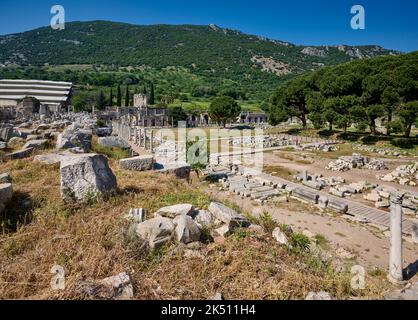 Tetragonos Agora (marché carré) ou commerciale Agora , site archéologique d'Ephèse, Selcuk, Turquie Banque D'Images