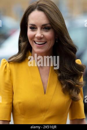 Londres, Royaume-Uni. 05th octobre 2022. 5 octobre 2022. Guildford, Royaume-Uni. La Princesse de Galles visite l'unité de maternité du comté de Royal Surrey HospitalÕs pour connaître le soutien holistique qu'elle offre aux femmes enceintes et aux nouvelles mères afin de s'assurer qu'elles reçoivent les meilleurs soins possibles tout au long et au-delà de leur grossesse. Crédit : Doug Peters/Alamy Live News Banque D'Images