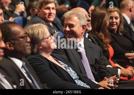 Birmingham, Royaume-Uni. 5 octobre 2022. Les ministres du Cabinet du Royaume-Uni regardent le discours de la conférence des premiers ministres. La Conférence du Parti conservateur a lieu à la CPI de Birmingham, quelques semaines après que Liz Truss est devenu Premier ministre. Credit: Benjamin Wareing/ Alamy Live News Banque D'Images