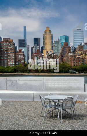 Franklin D. Roosevelt four libertés State Park et Midtown Manhattan Skyline, New York, États-Unis Banque D'Images