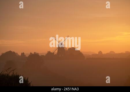 Thaxted Windmill connu sous le nom de John Webbs Windmill Thaxted Essex UK vu à Dawn septembre 2022 Banque D'Images