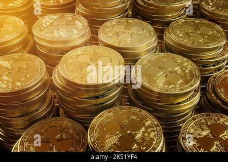 Piles de pièces de monnaie en forme de Ripple (XRP) dans la lumière du soleil. Illustration du concept de financement et d'investissement des crypto-monnaies Banque D'Images