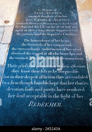 Site de sépulture de Jane Austens à la cathédrale de Winchester, Winchester, Angleterre. Banque D'Images