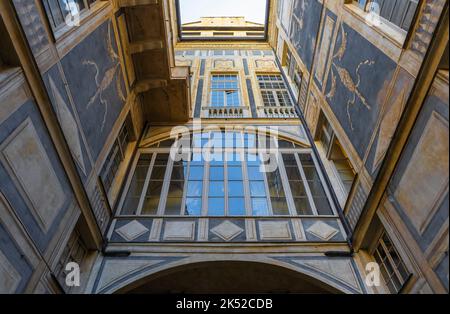 Palazzo Lomellino di Strada Nuova sur la via Garibaldi à Gênes, région Ligurie, Italie. Ce palais est connu pour la cour intérieure avec chute d'eau. Banque D'Images