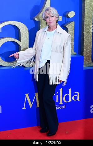 Londres, Royaume-Uni , 05/10/2022, Emma Thompson arrive au casting et les cinéastes assistent à la conférence de presse du BFI London film Festival pour Matilda the musical de Roald Dahl, sortie par Sony Pictures dans des cinémas du Royaume-Uni et d'Irlande sur 25 novembre - 5th octobre 2022, Londres, Royaume-Uni. Banque D'Images