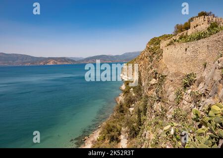 La citadelle de la forteresse de Palamidi datant du 18th siècle, Nafplio, Péloponnèse, Grèce, vue sur la côte Banque D'Images