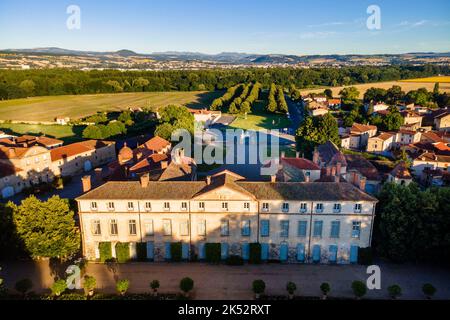 France, Puy de Dôme, Parentignat, Château de Parentignat, près d'Issoire, Vallée de l'Allier (vue aérienne) Banque D'Images