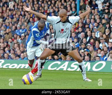 PORTSMOUTH V FULHAM ZAC KNIGHT HOLD OFF LUA LUA PIC MIKE WALKER, 2006 Banque D'Images