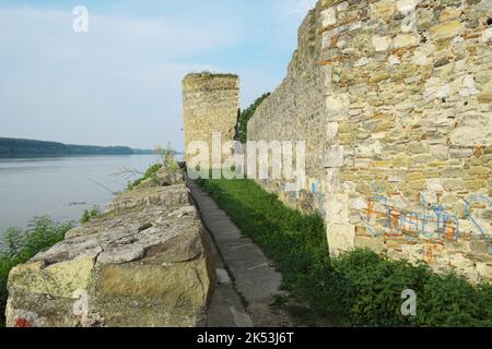 La forteresse de Smederevo est une ville médiévale fortifiée en Serbie Banque D'Images