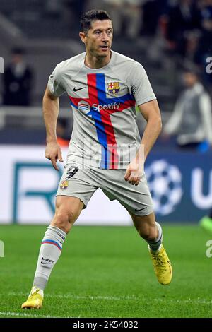 Robert Lewandowski de Barcelone lors du match de football du groupe C de la Ligue des Champions entre le FC Internazionale et le FCB Barcelona au stade San Siro Banque D'Images