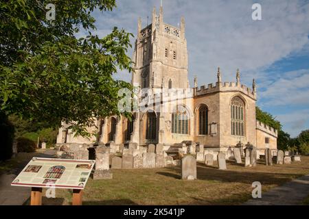 Église paroissiale de Sainte Marie la Vierge, Fairford, Cotswolds, Gloucestershire, Angleterre Banque D'Images