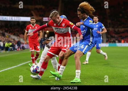 Marcel Forss de Middlesbrough est défié par Hannibal Mejbri de Birmingham City lors du match de championnat Sky Bet entre Middlesbrough et Birmingham City au stade Riverside, Middlesbrough, le mercredi 5th octobre 2022. (Crédit : Michael Driver | MI News) crédit : MI News & Sport /Alay Live News Banque D'Images