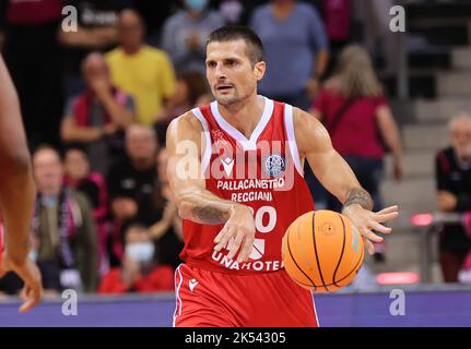 Andrea Cinciarini (Reggio), BCL Groupe B, Telekom paniers Bonn vs Unihotels Reggio Emilia, Bonn, Allemagne. 05th octobre 2022. Dôme Telekom. Crédit : Juergen Schwarz/Alay Live News Banque D'Images