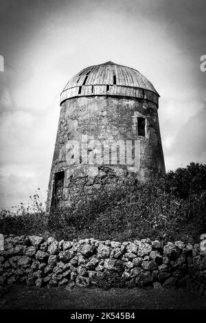 Un moulin à vent de style ancien sans voiles, Île Graciosa, Açores Banque D'Images