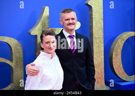 Londres, Royaume-Uni , 05/10/2022, Tricia Tuttle et Ben Roberts arrivent au casting et les cinéastes assistent à la conférence de presse du BFI London film Festival pour la comédie musicale Matilda de Roald Dahl, diffusée par Sony Pictures dans des cinémas du Royaume-Uni et d'Irlande sur 25 novembre - 5th octobre 2022, Londres, Royaume-Uni. Banque D'Images