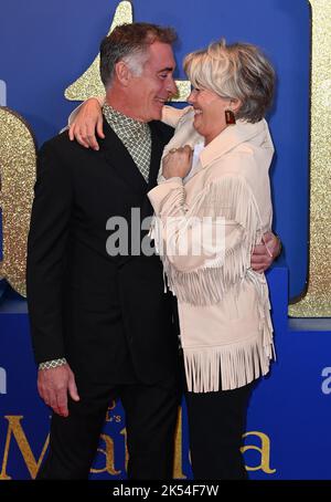 Londres, Royaume-Uni. 05/10/2022Greg Sage et Emma Thompson à la première mondiale Matilda de Roald Dahl, sur 5 octobre 2022, The Royal Festival Hall, Londres, Royaume-Uni. Photo de Stuart Hardy/ABACAPRESS.COM Banque D'Images