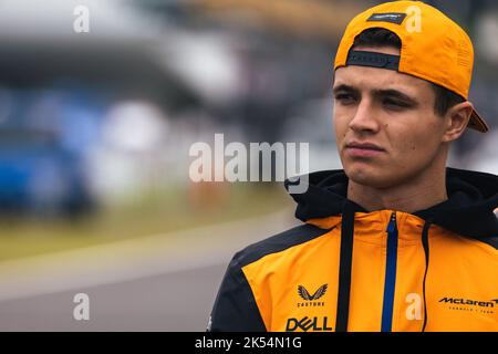 Suzuka, Japon, 06/10/202, 2, Lando Norris (GBR) McLaren marche le circuit. 06.10.2022. Championnat du monde de Formule 1, Rd 18, Grand Prix japonais, Suzuka, Japon, Journée de préparation. Le crédit photo doit être lu : images XPB/Press Association. Banque D'Images